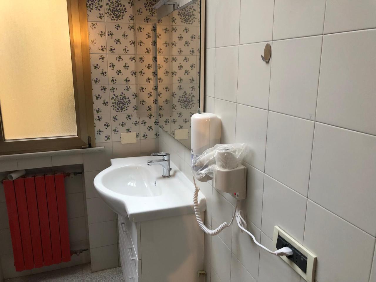 8- Tourist House Bologna - Light House - Self Check-In Apartment Luaran gambar