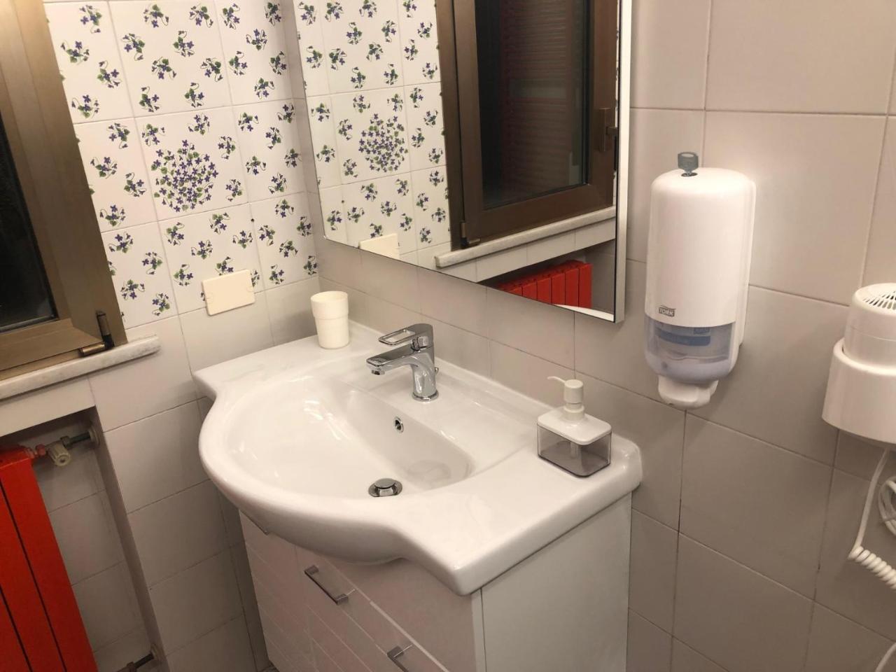 8- Tourist House Bologna - Light House - Self Check-In Apartment Luaran gambar